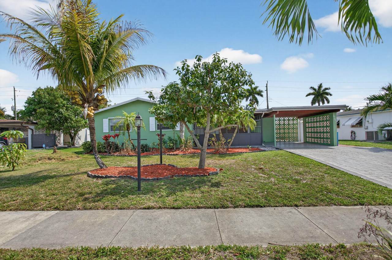 6382 Royal Palm Boulevard - Photo 1
