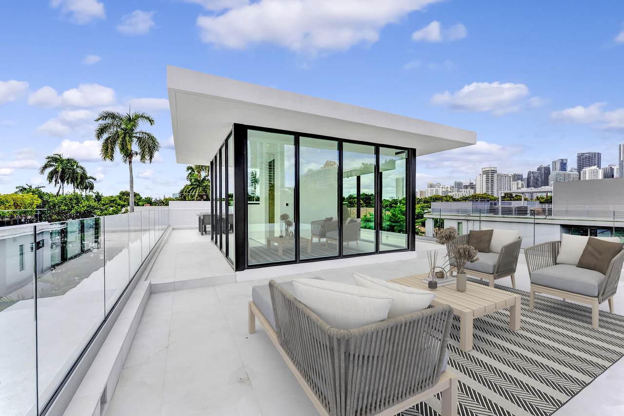 2130 Miami Avenue - Photo 1