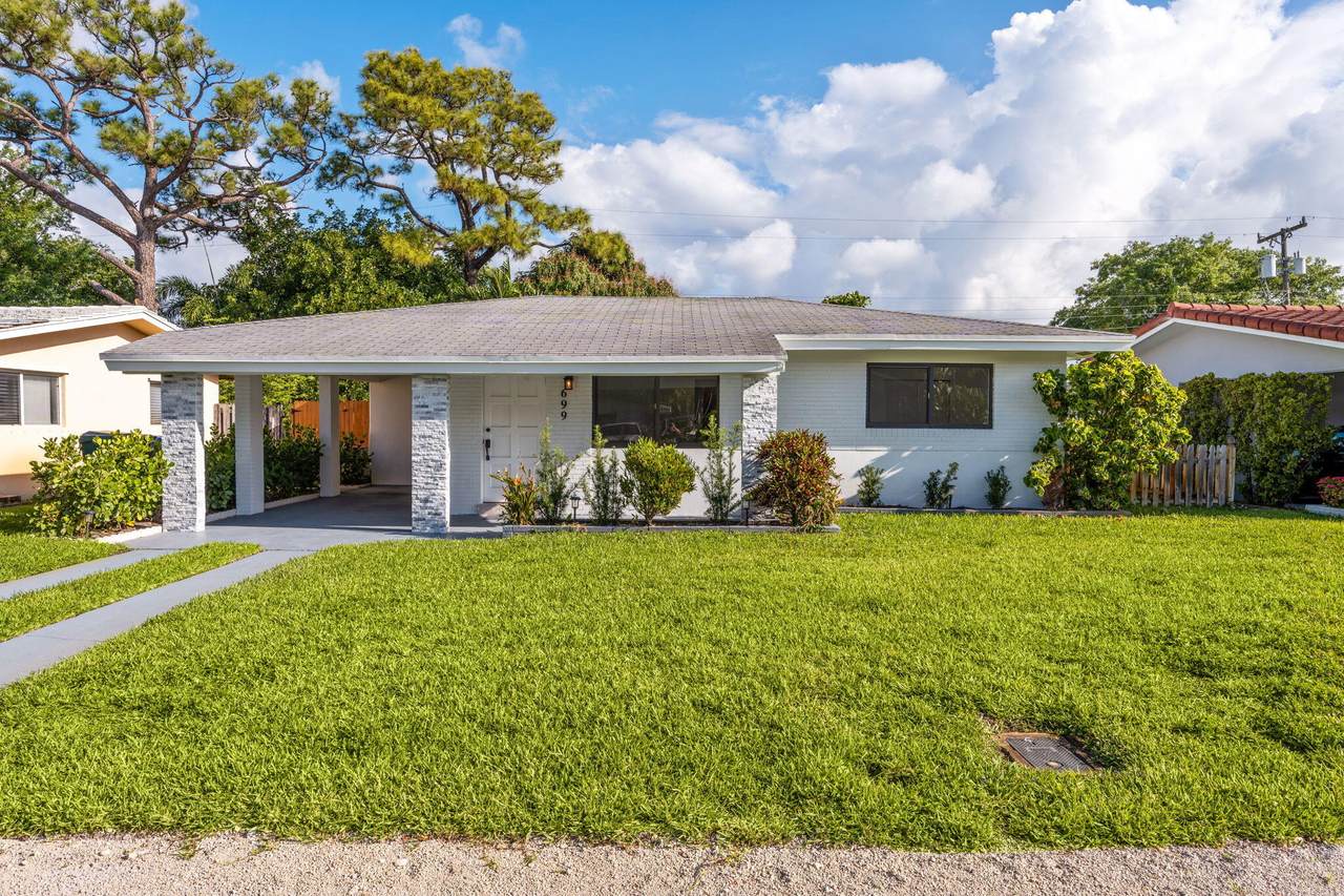 699 40th Street - Photo 1