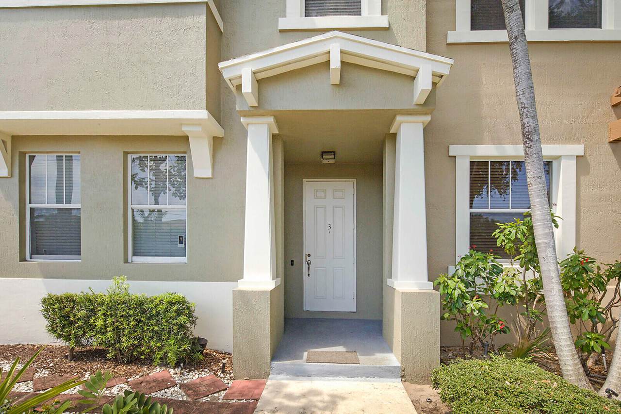 540 Amador Lane - Photo 1