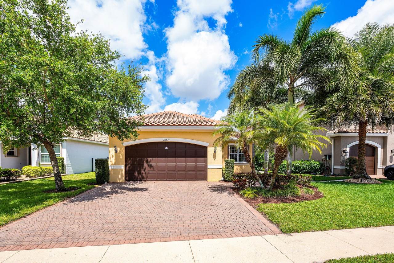 8136 Pinnacle Pass Way - Photo 1