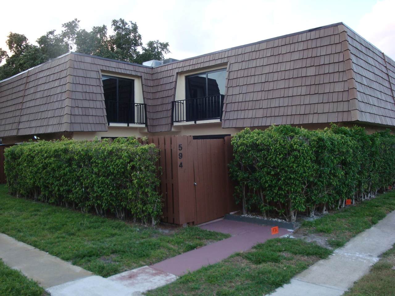 594 Springdale Circle - Photo 1