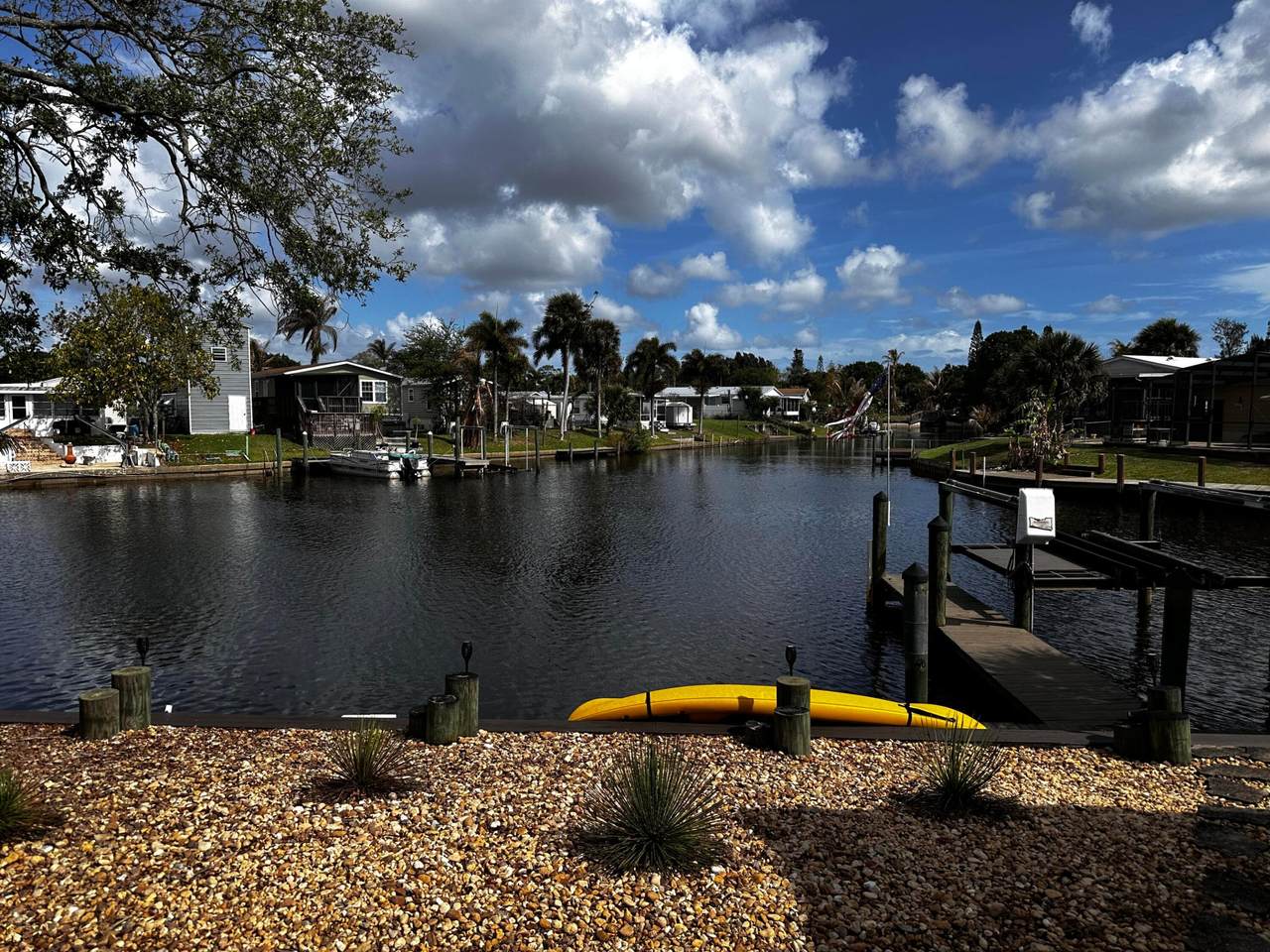 121 Paradise Place - Photo 1
