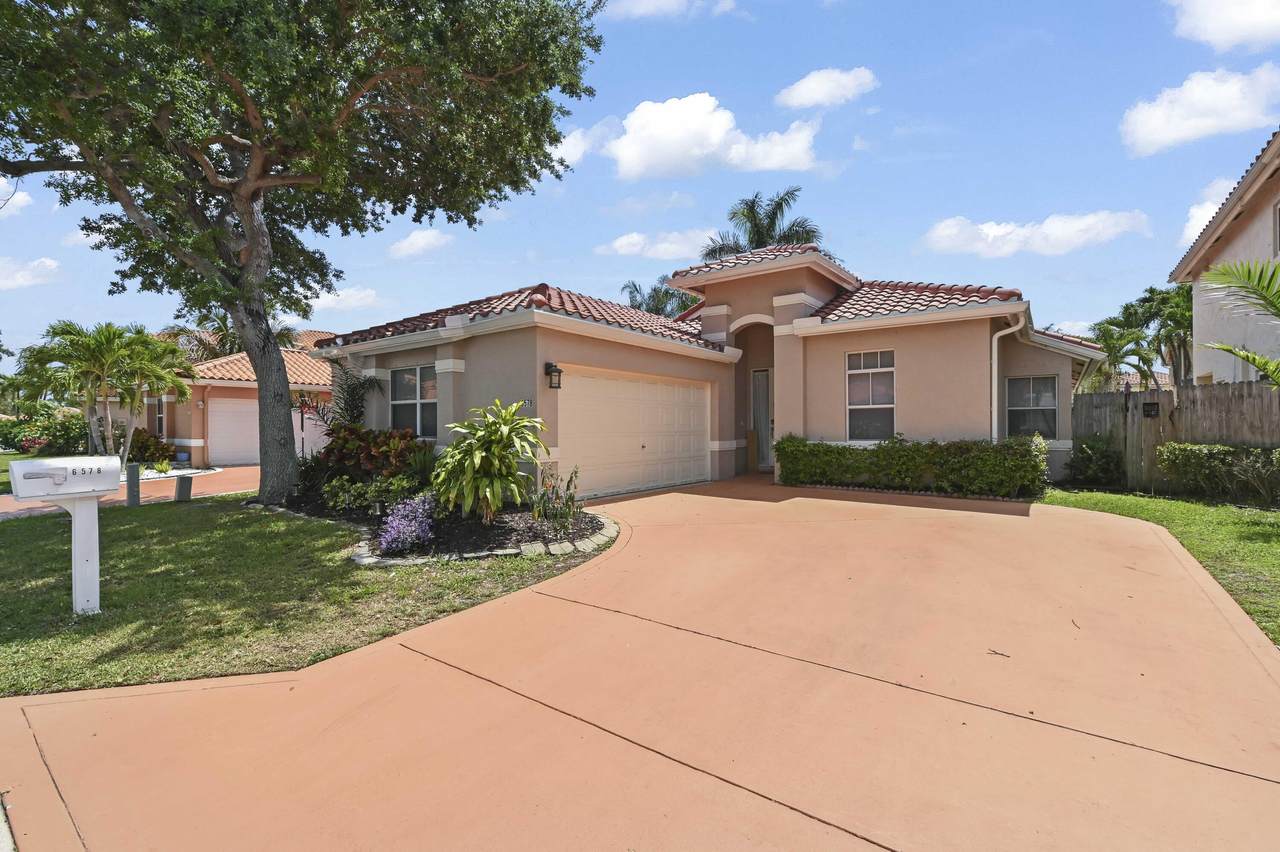 6578 Geneva Street - Photo 1