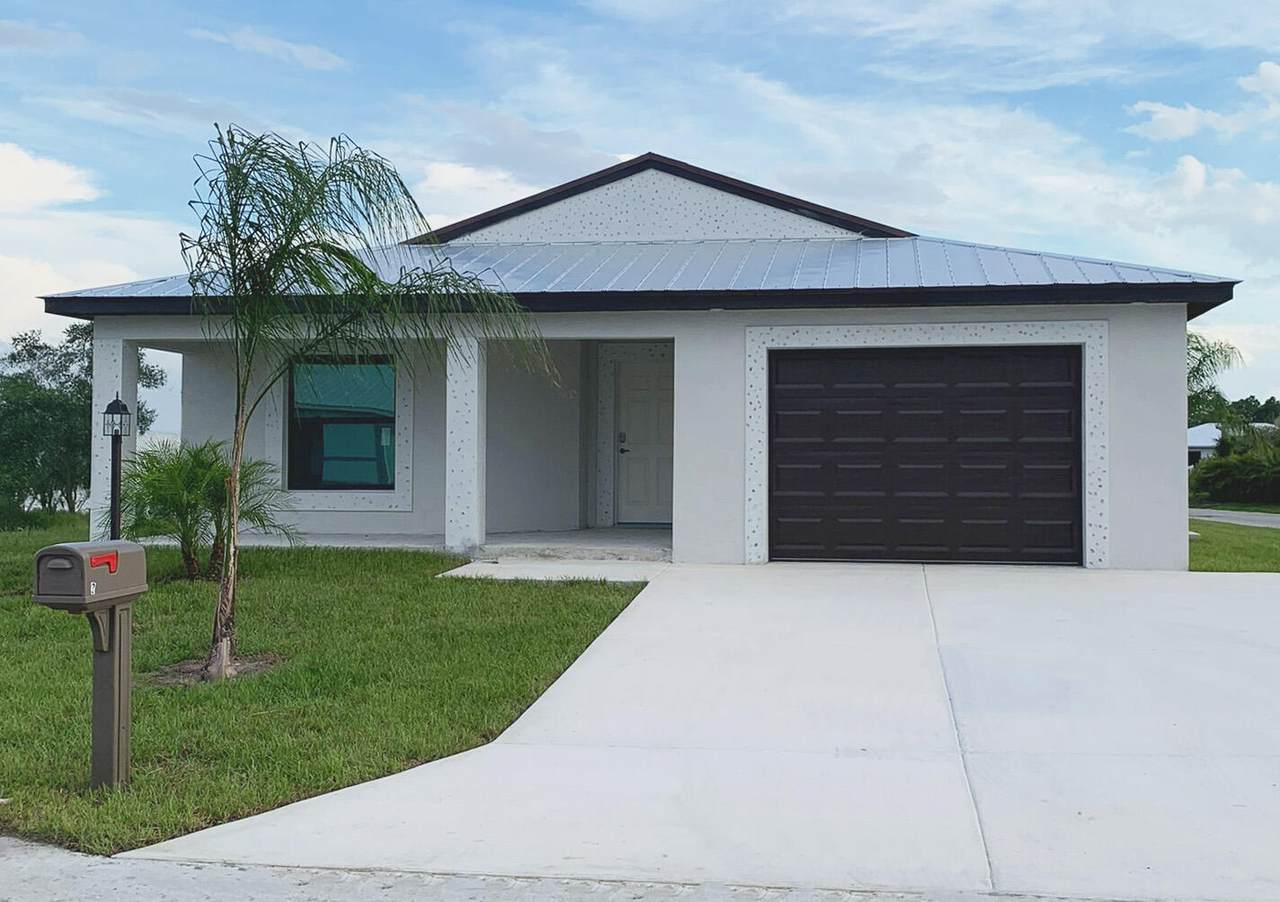46 Florida Way - Photo 1