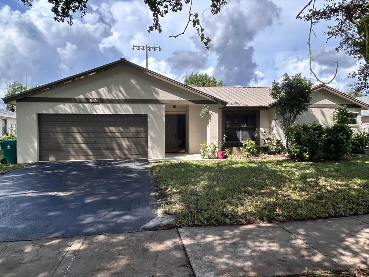 11641 50th Street - Photo 1
