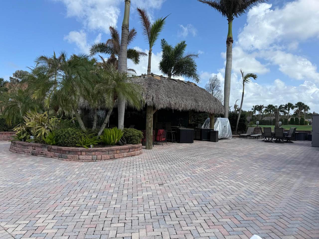 https://bt-photos.global.ssl.fastly.net/beaches/1280_boomver_1_B26010869-2.jpg