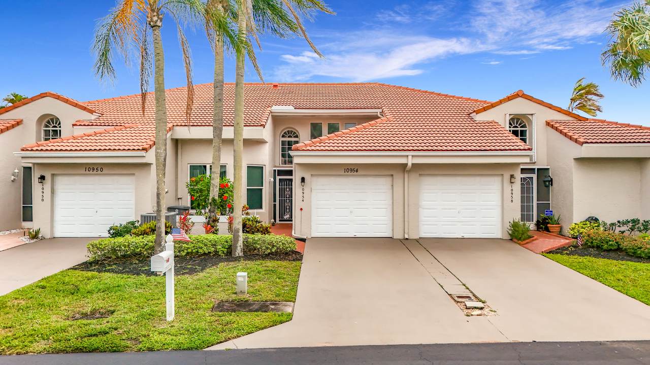 10954 Lakemore Lane - Photo 1