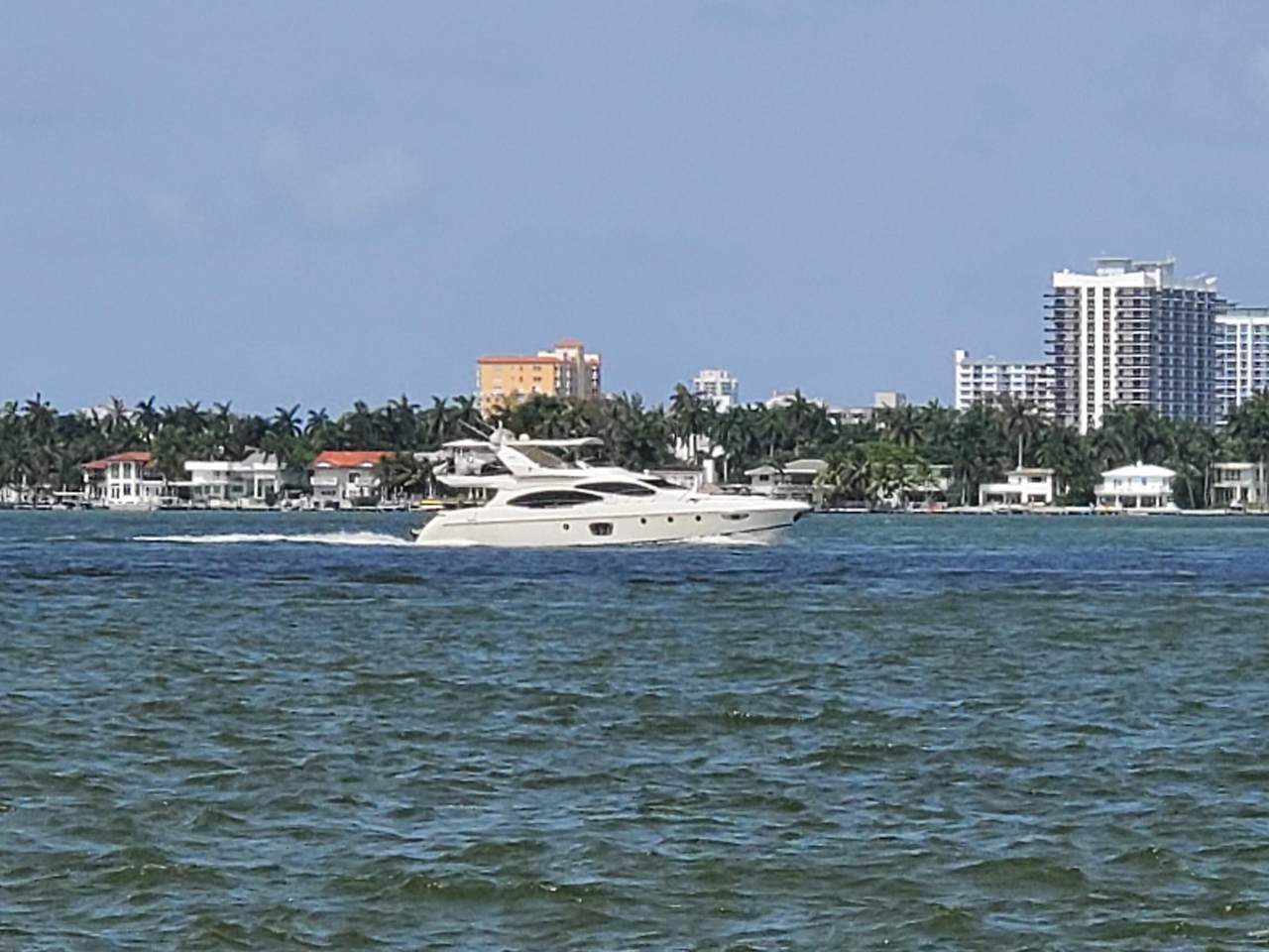 https://bt-photos.global.ssl.fastly.net/beaches/1280_boomver_1_B26011936-2.jpg
