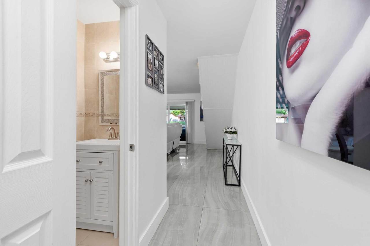 https://bt-photos.global.ssl.fastly.net/beaches/1280_boomver_1_B26012840-2.jpg