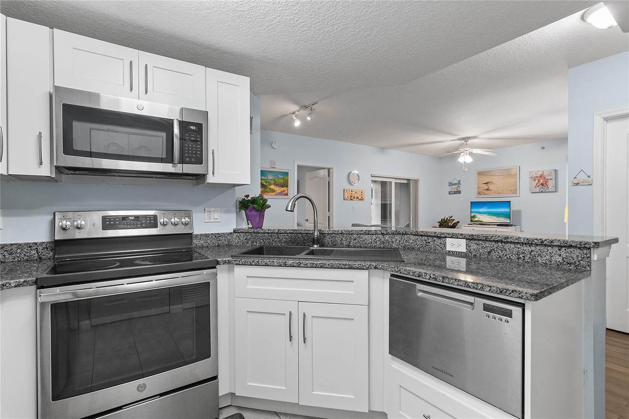 5095 Fairways Circle - Photo 1