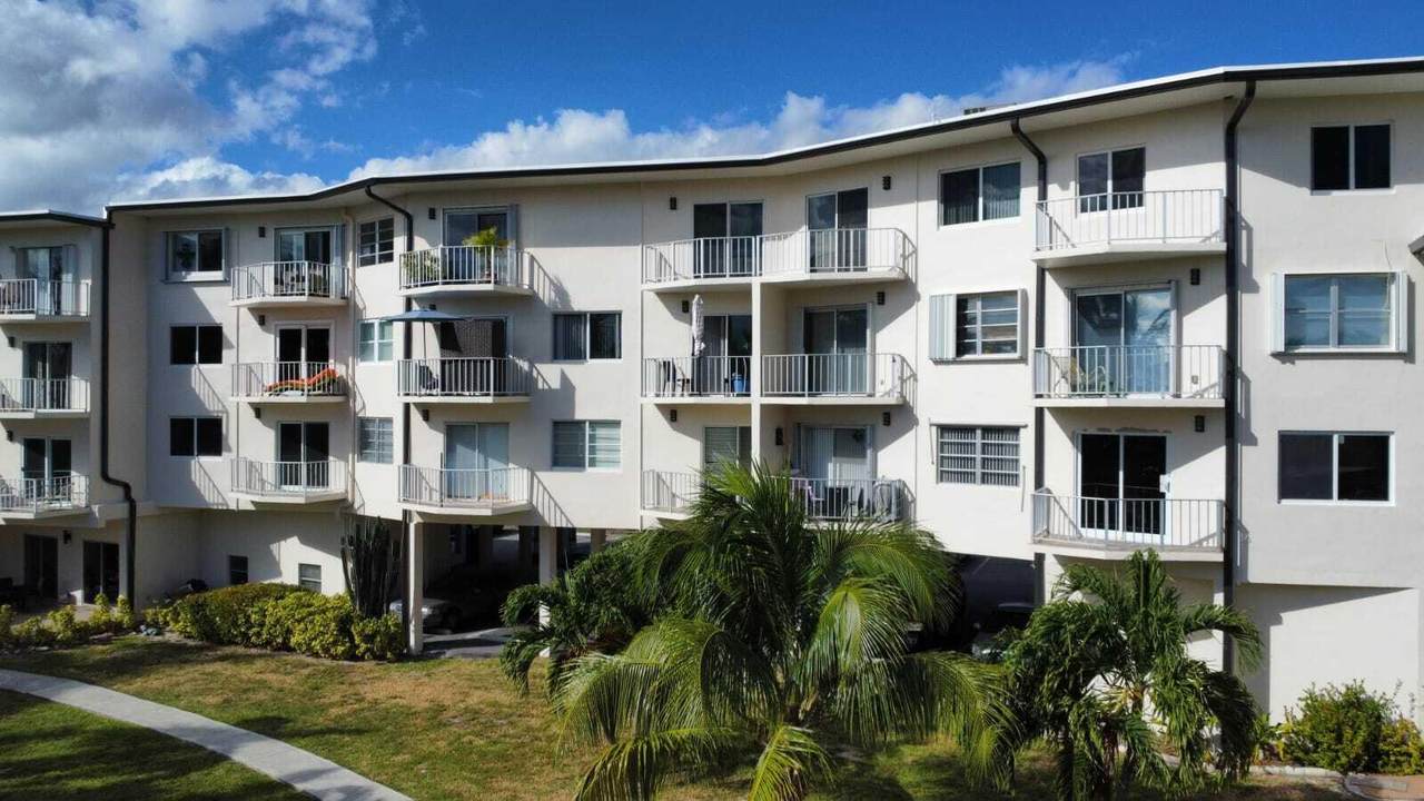 https://bt-photos.global.ssl.fastly.net/beaches/1280_boomver_1_B26013380-2.jpg