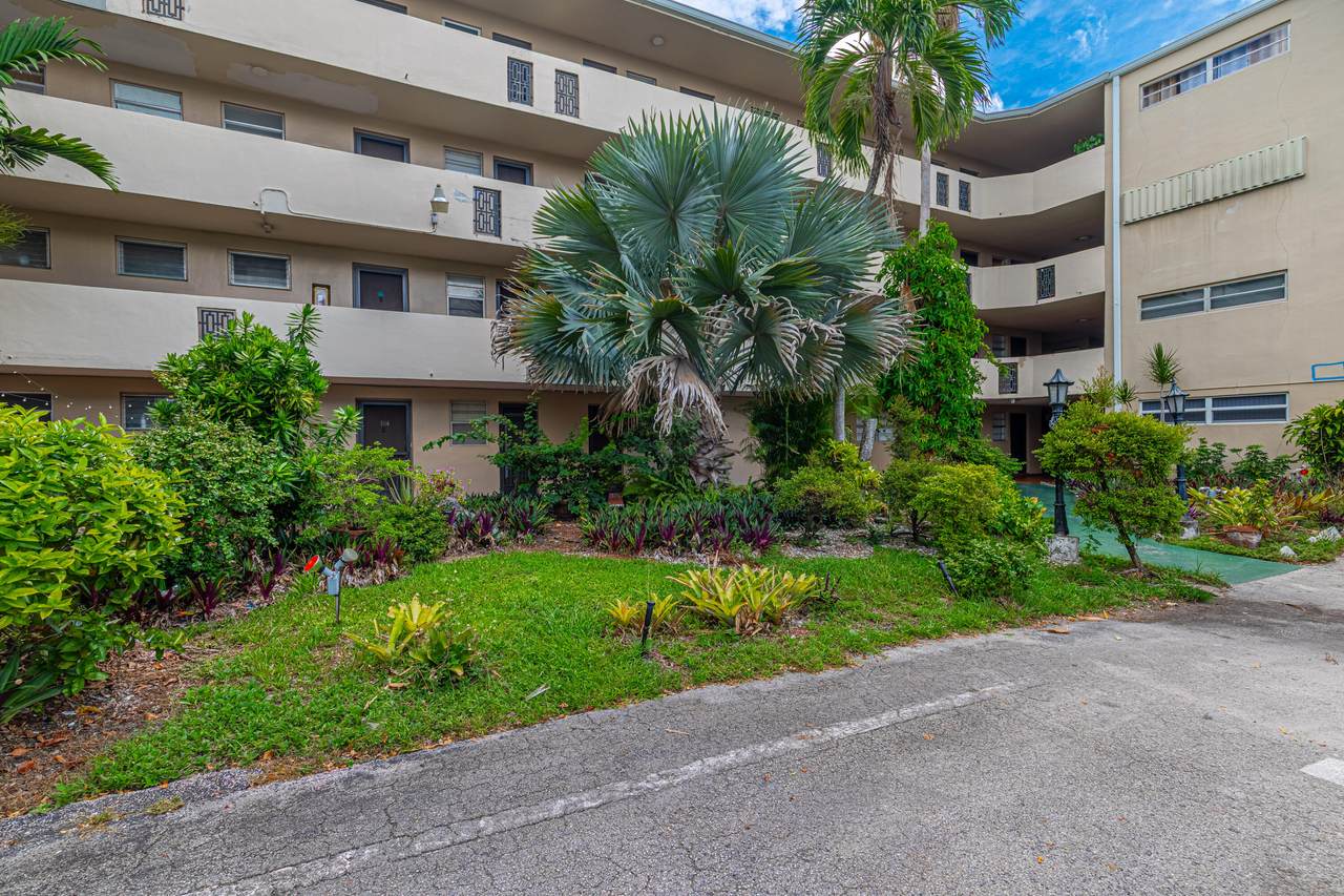1660 191st Street - Photo 1