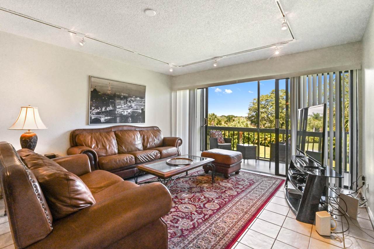 2500 Presidential Way - Photo 1