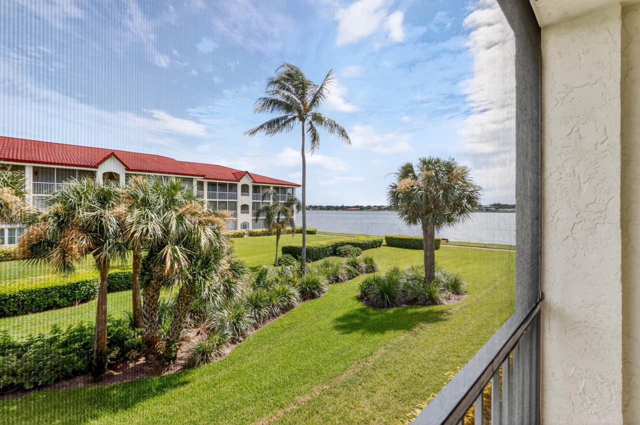 110 Half Moon Circle - Photo 1
