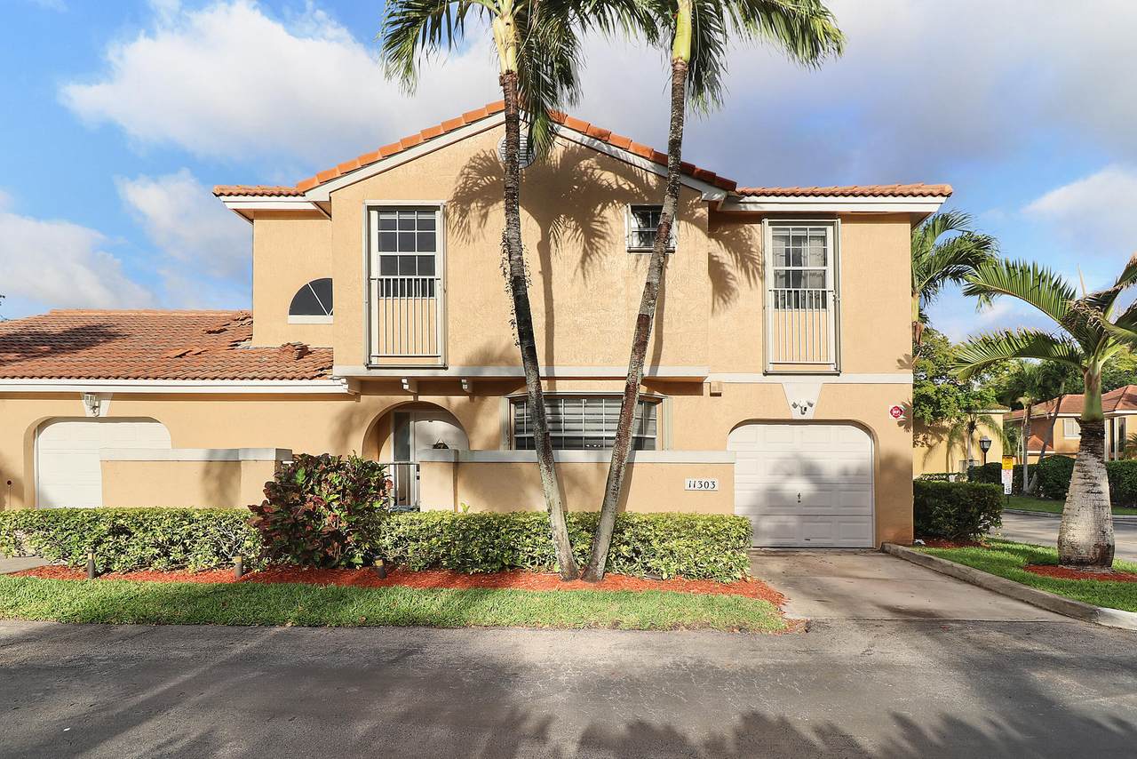 11303 Lakeview Drive - Photo 1