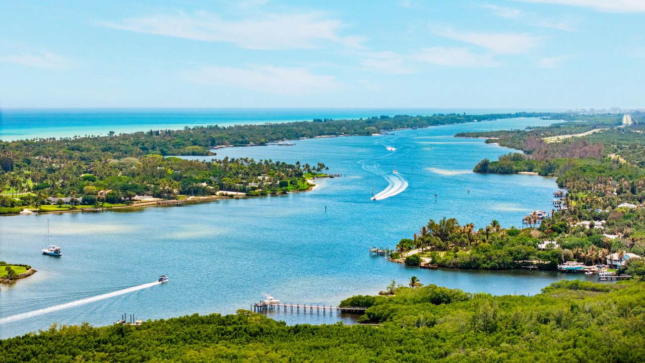 https://bt-photos.global.ssl.fastly.net/beaches/1280_boomver_1_B26015787-2.jpg