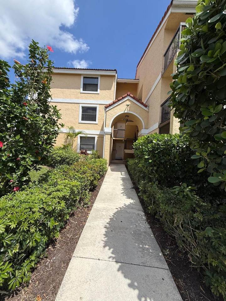 5721 Riverside Drive - Photo 1