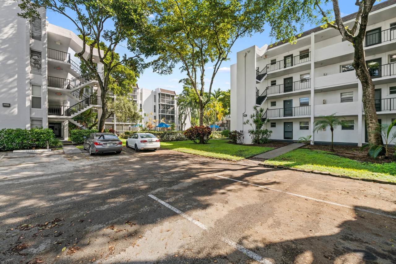 471 Pine Island Road - Photo 1