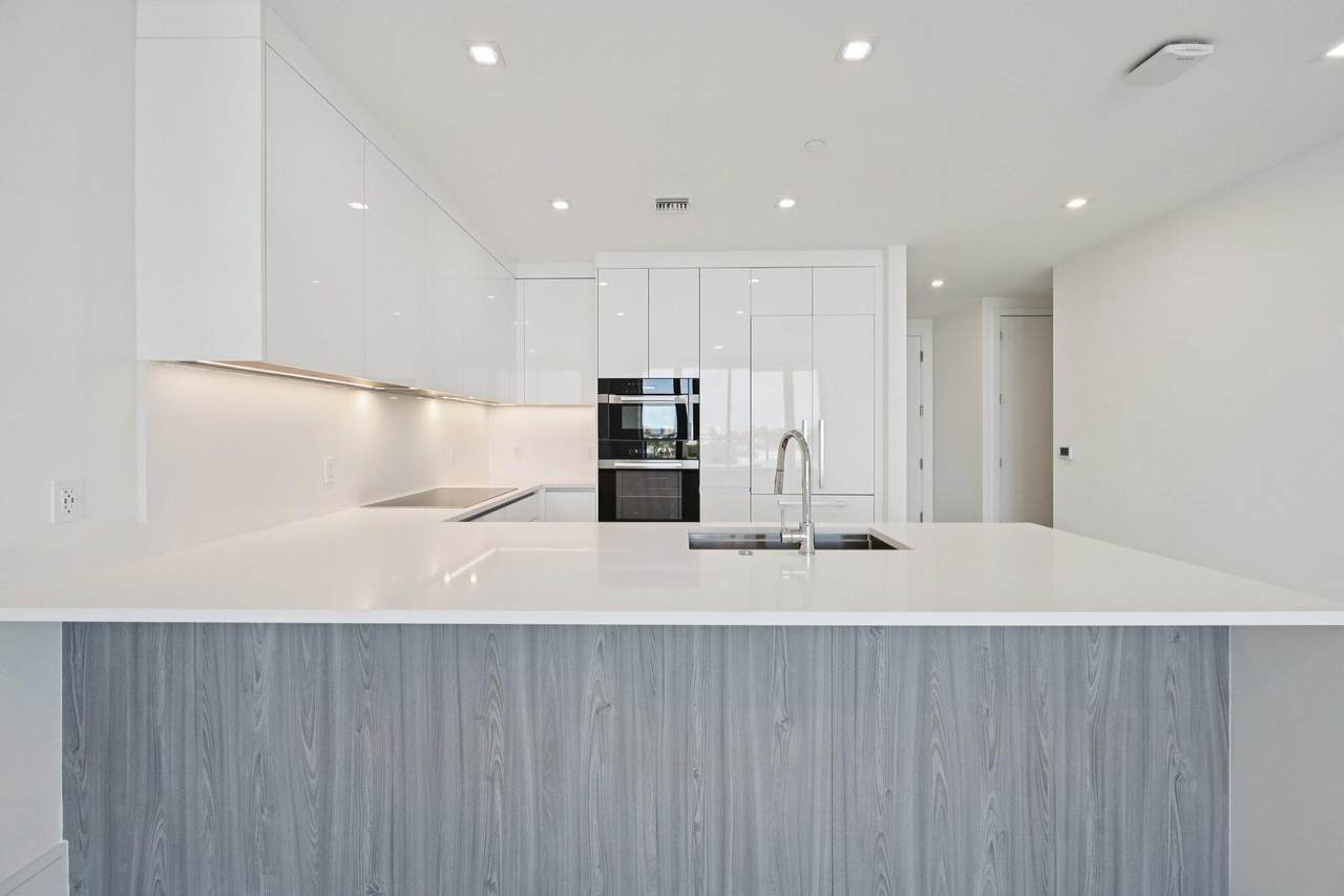 220 Lake Shore Drive - Photo 1