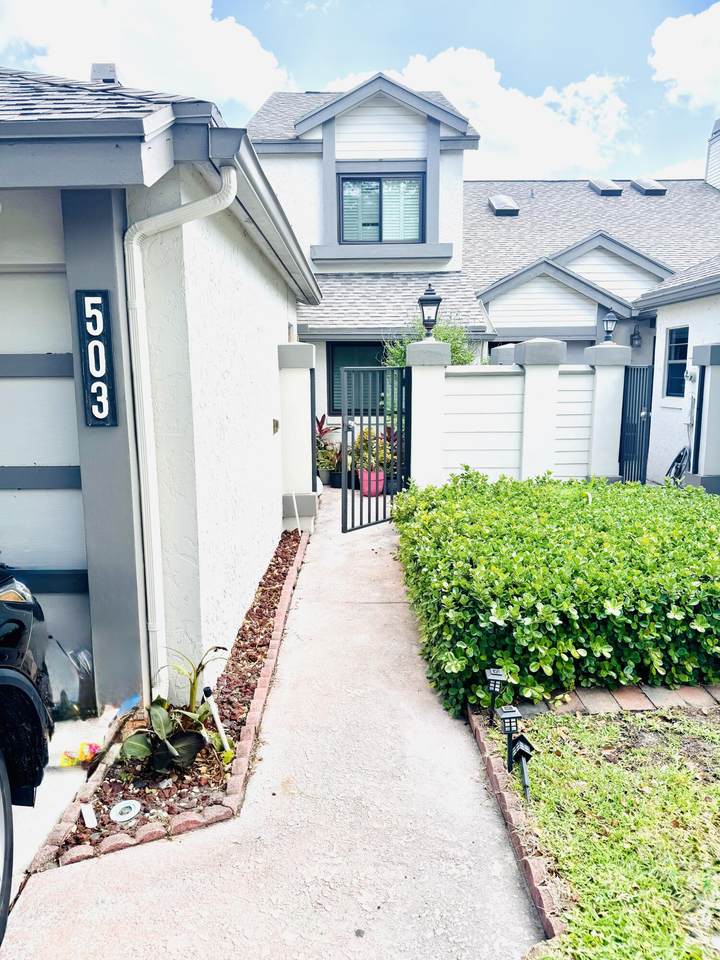503 Landings Boulevard - Photo 1