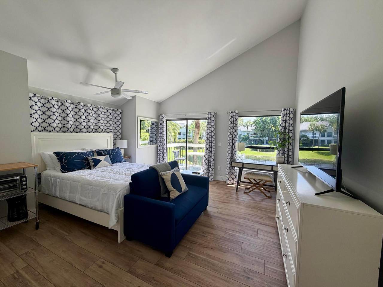 11863 Wimbledon Circle - Photo 1