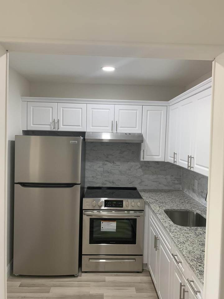 204 Canterbury I - Photo 1