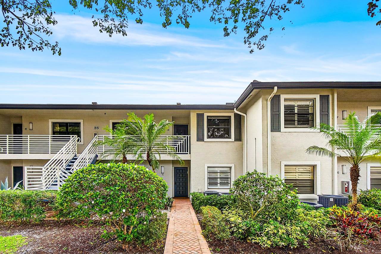 35 Southport Lane - Photo 1