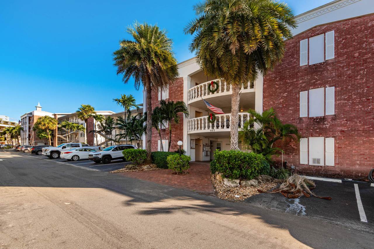 465 Paradise Isle Boulevard - Photo 1