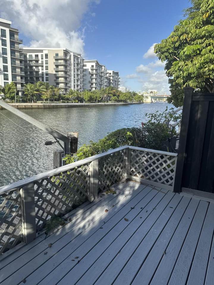 1000 N River Drive - Photo 1