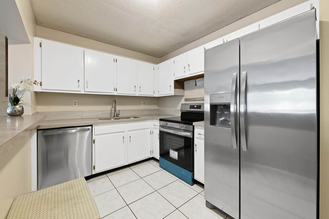 4278 89th Avenue - Photo 1