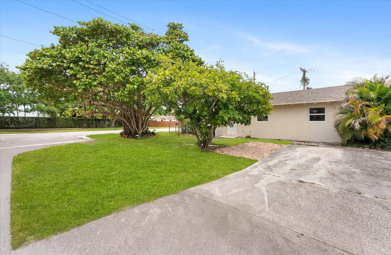 821 Northview Drive - Photo 1