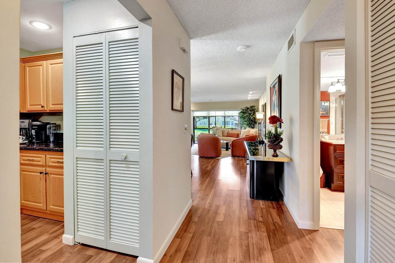 15 Stratford Drive - Photo 1