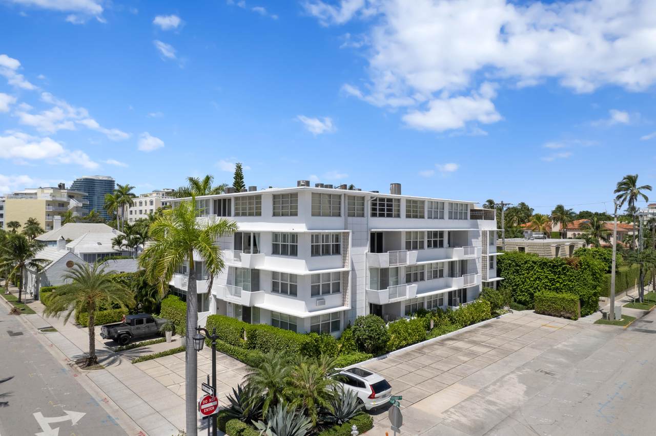 401 Peruvian Avenue - Photo 1