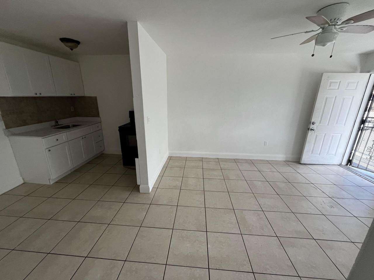 3015 8th Avenue - Photo 1