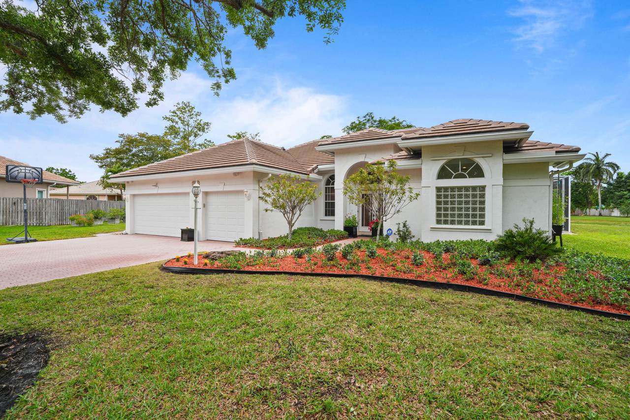 16245 Seneca Circle - Photo 1