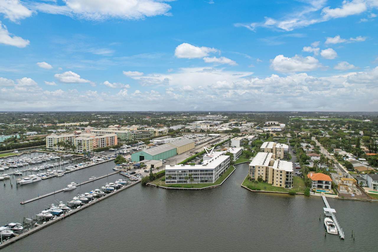 200 Waterway Drive - Photo 1