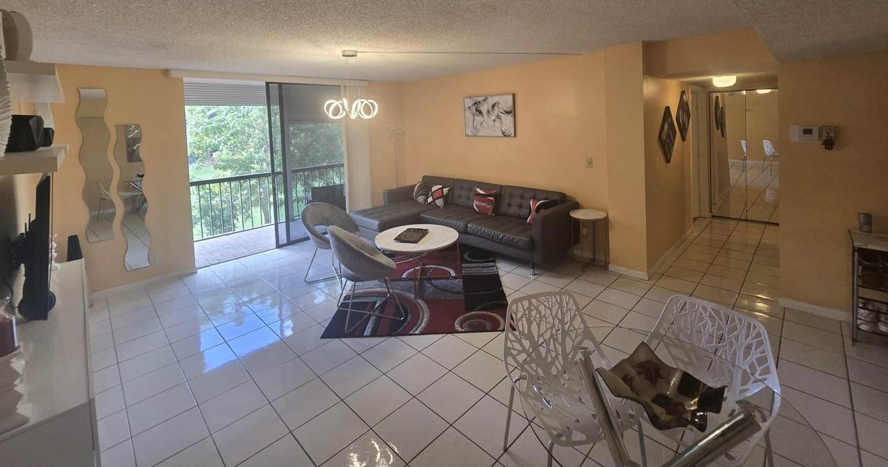 5160 Las Verdes Circle - Photo 1
