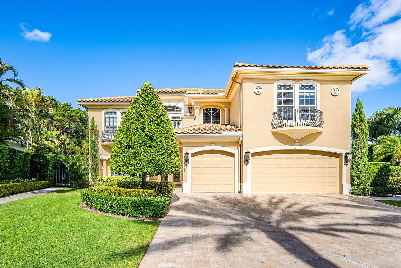 8927 Oakland Hills Drive - Photo 1
