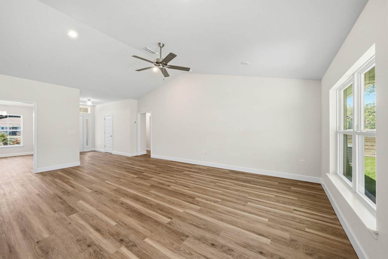 885 Clearmont Street - Photo 1