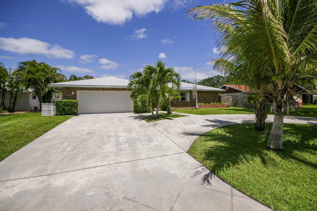 4359 Daffodil Circle - Photo 1