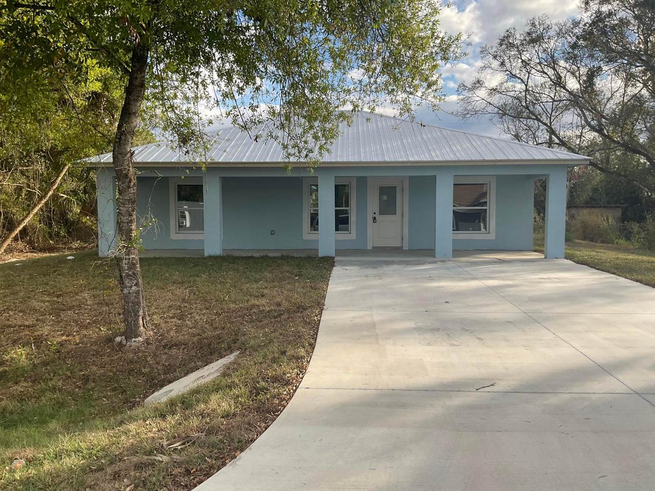 2432 5th Street - Photo 1