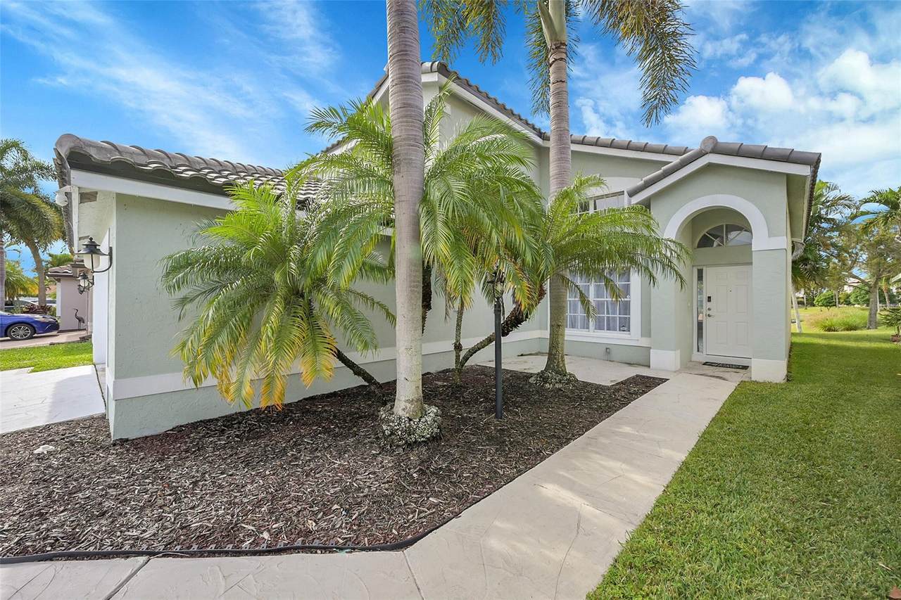 8236 White Rock Circle - Photo 1