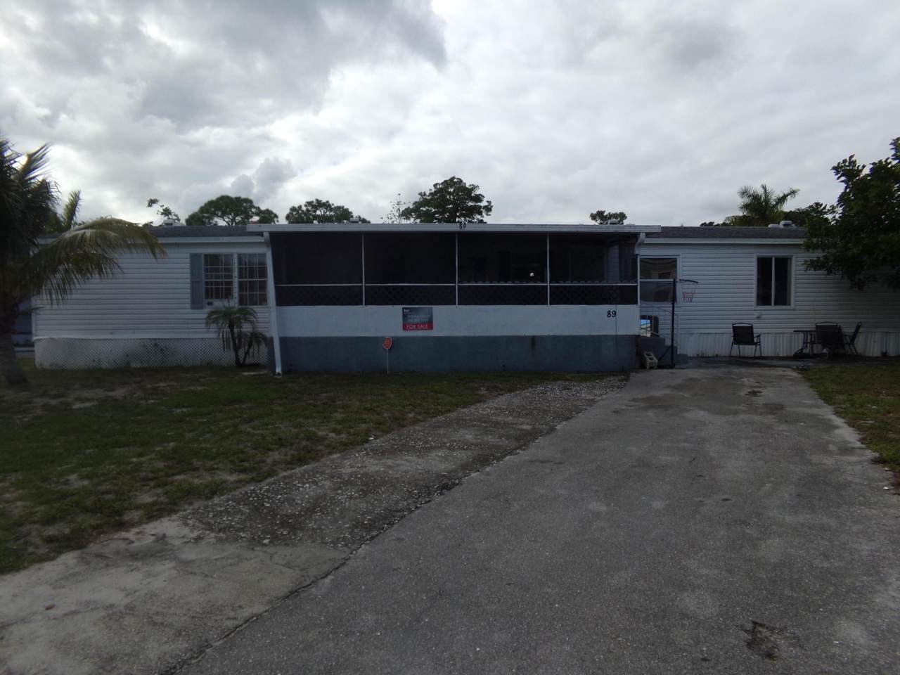 89 Stuart Circle - Photo 1