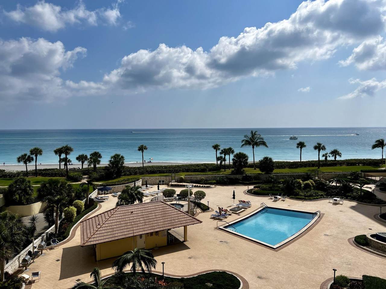 https://bt-photos.global.ssl.fastly.net/beaches/1280_boomver_1_B26017808-2.jpg