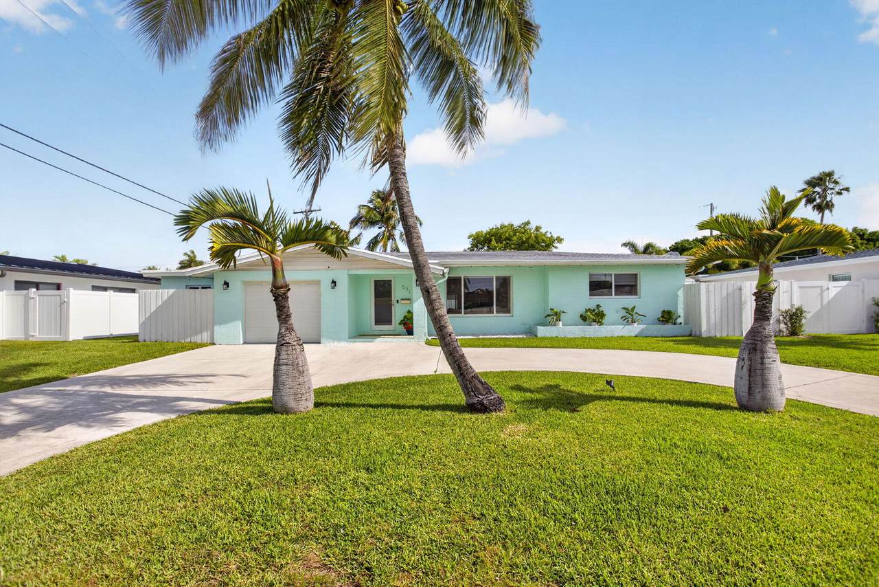 571 14th Street - Photo 1