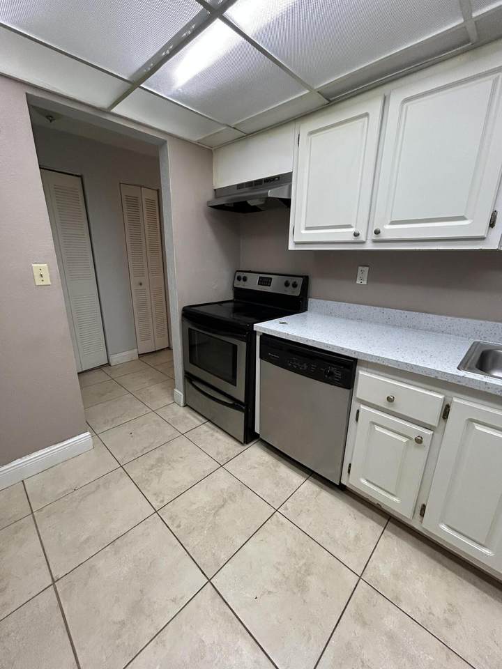 1805 Sans Souci Boulevard - Photo 1