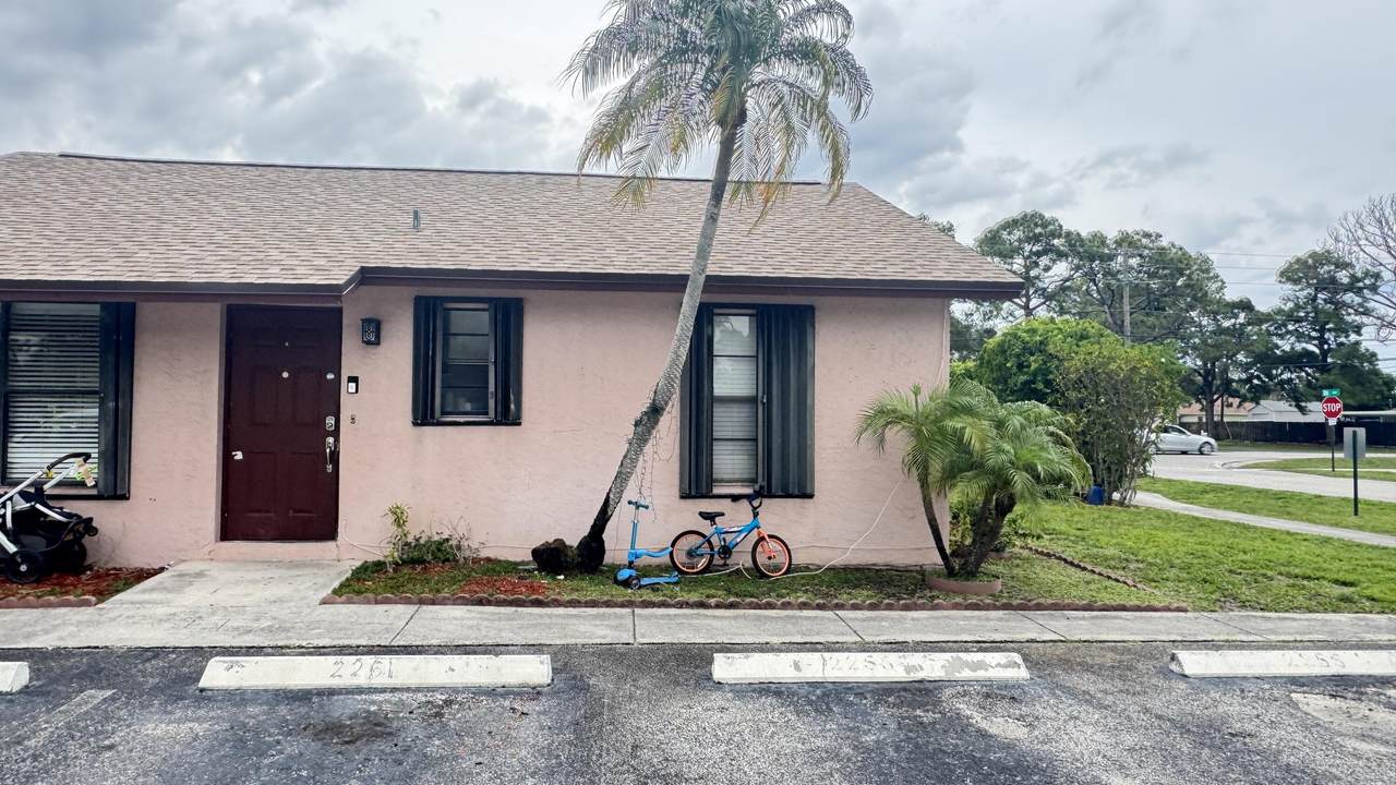 2255 Ida Way - Photo 1