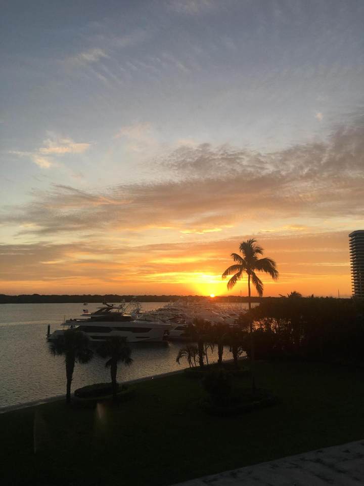 https://bt-photos.global.ssl.fastly.net/beaches/1280_boomver_1_B26018390-2.jpg