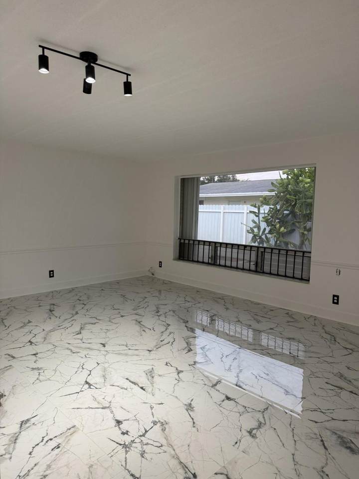 415 8th Street - Photo 1